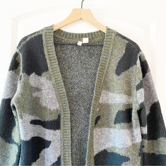 ANTHROPOLOGIE Moth Camouflage Open Front Knit Cardigan - Picture 5 of 12
